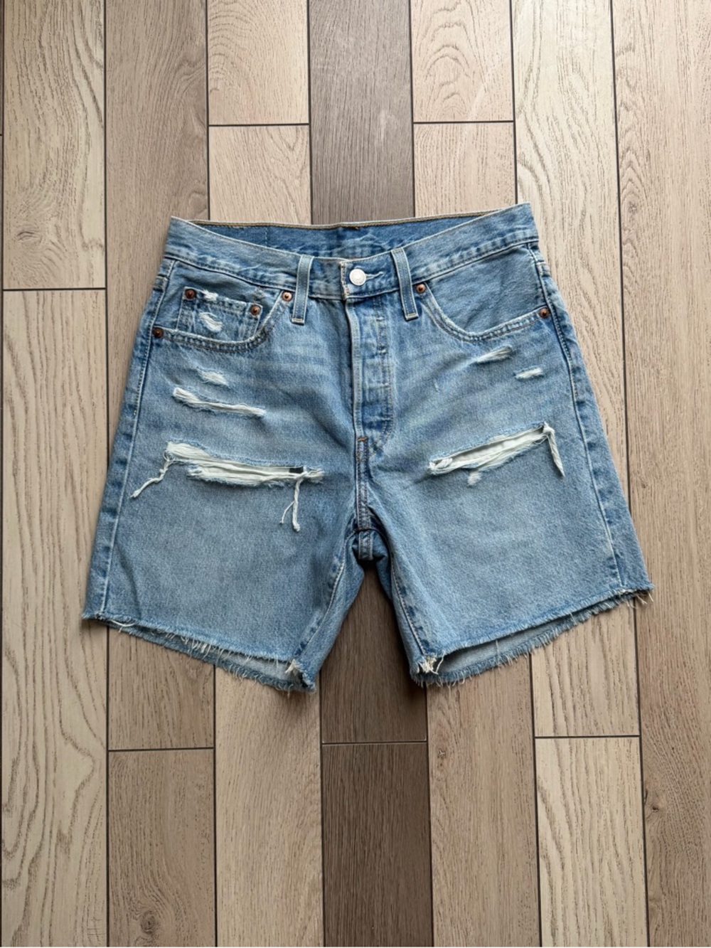 Levi’s Light Blue Distressed Denim Men's Shorts size 27